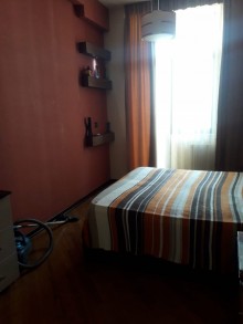 yasamalda 4 otaqli menzil almaq yeni binada, -20