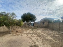 Buzovnada 6 sot topraq almaq korpuye catmamish, -1