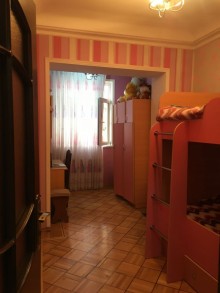 7ci mikrrayonda 3 otaqli menzil almaq metroya yaxin, -5