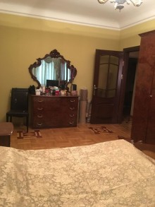 7ci mikrrayonda 3 otaqli menzil almaq metroya yaxin, -6