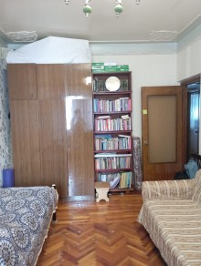 yasamalda kohne binada 3 otaqli evler, -4
