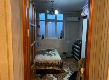 Xirdalan seheri 5 nomreli mektebin yaninda 4 otaqli evler, -5
