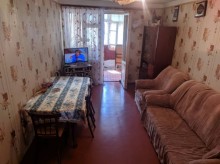 neftcilerde 2 otaqli kohne binada evler, -1