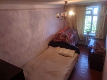 neftcilerde 2 otaqli kohne binada evler, -5