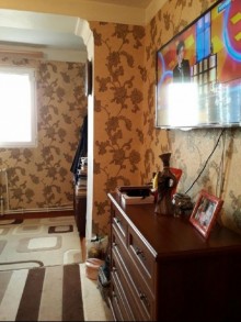 qarayevde kohne binada 2 otaqli ev 90.000 azn, -3