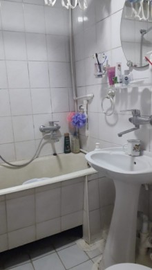 qarayevde kohne binada 2 otaqli ev 90.000 azn, -7