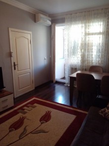 2 otaqli menzil almaq kohne binada 4-cu mikroraynoda, -2