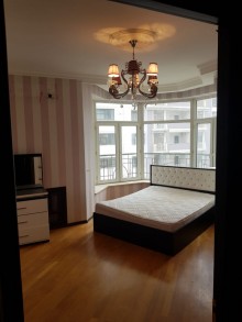 Niagara restoranıyla üzbəüz yeni binada menzil almaq 3 otaqli, -3