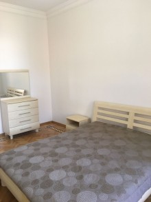 Bakı Badamdar qəsəbəsində kirayə ev 2200 azn, -12