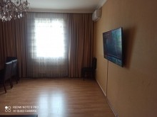 Məmmədli qəsəbəsi Yeni tikili binada 3 otaqli mebelli, -2