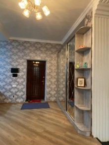 Şüvəlan Mayak bağlarında əla təmirli villa satilir, -4