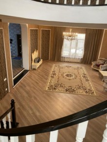 Şüvəlan Mayak bağlarında əla təmirli villa satilir, -5