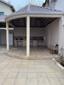 Şüvəlan Mayak bağlarında əla təmirli villa satilir, -6