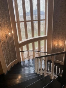 Şüvəlan Mayak bağlarında əla təmirli villa satilir, -10
