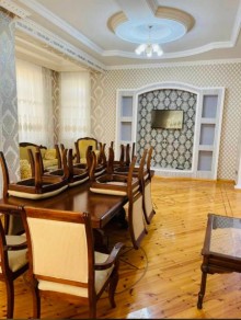 Bilgəh qəsəbəsində bağlarda 3 mərtəbəli ev satılır, -7