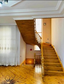 Bilgəh qəsəbəsində bağlarda 3 mərtəbəli ev satılır, -11