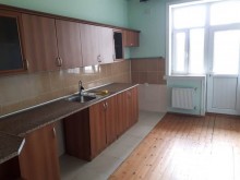 Bakida Həzi Aslanov qesebesinde 3 otaqli menzil satilir, -7