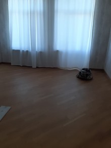 Badamdar 1-ci massivdə 8.5 sot torpaq sahəsinin içində tikilmiş 3 mərtəbəli, 8 otaqlı ev satılır, -6