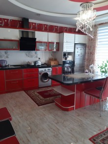 Badamdar 3-cü massivdə 3 sotda 3 mərtəbəli villa satılır, -15