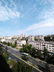 Bakı Razin qəsəbəsində 3 otaqlı köhnə təmirli mənzil almaq, -9
