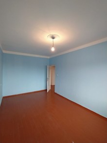 Bakı Razin qəsəbəsində 3 otaqlı köhnə təmirli mənzil almaq, -14