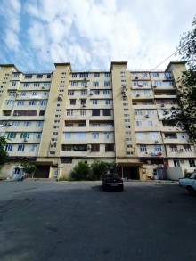 Bakı Razin qəsəbəsində 3 otaqlı köhnə təmirli mənzil almaq, -18
