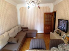 Əhmədli metrosuna 7-8 deqiqelik,Məzahir Rüstəmov küçəsində 3 otaqli ev, -7
