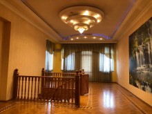 Rəsulzadə qəsəbəsində 3 mərtəbəli villa satılır., -10