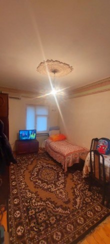 Bakı köhnə tikili binada 1 otaqlı mənzil almaq, -2