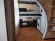 Nərimanov metrosunun yani 3 otaqlı kirayə mənzi 700azn, -7