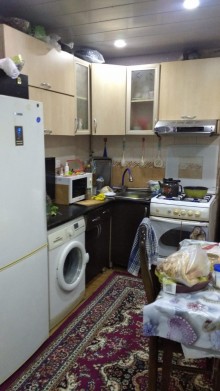 Xırdalan şəhərində Sultan şadlıq sarayının yanında 2 otaqli Köhnə Tikili, -6