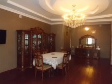 Qara qarayev Ayla restoranı yaxinliginda Sahəsi  300 kv/m olan ev/villa satılır, -11