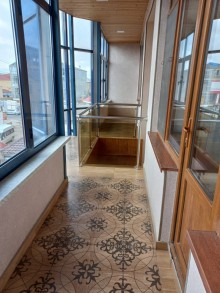 Masazır qəsəbəsində 3 sot torpaq sahəsində ev satılır. 12 otaqlı, -13