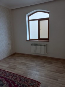 Masazır qəsəbəsində 3 sot torpaq sahəsində ev satılır. 12 otaqlı, -17