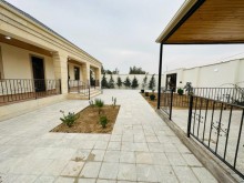 Bakı şəhəri Shuvelan qesebesi Mayak baglarinda 6 sot torpaqda ev, -4
