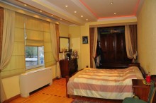 Bakı şəhərində Gənclikdə "Milyonerlər Məhəlləsi"də, 3 mərtəbəli villa satılır, -11