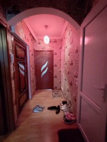 Məzahir Rüstəmov küçəsi  7 saylı poliklinikanın yanında mənzil almaq, -1