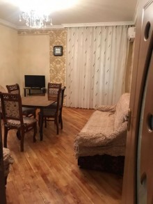 Əhmədli metrosunun çıxışında yeni binada mənzil almaq., -17