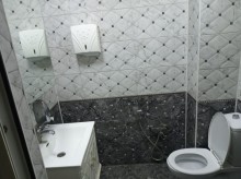 Bakı şəhəri, Azaslıq prospektində yerləşən kommersiya obyekti satılır, -3
