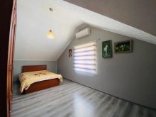 Bakı şəhəri Mərdəkan qəsəbəsində yolu rahat modern ev satılır. 8.5 sot, -11