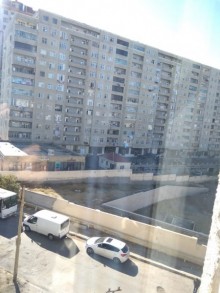 Ukrayna dairəsi və 171 saylı məktəbin yaxınlığında kohne binada menzil, -7