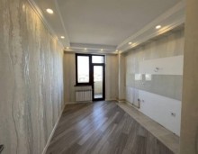 Bakı şəhəri Yeni Günəşli qəsəbəsində Ballı marketin yanında yeni tikili binada mənzil almaq, -7
