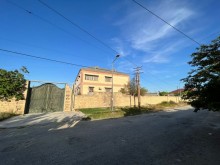 Bakı şəhəri Sabunçu rayonu Zabrat-1 qəsəbəsində 3 mərtəbəli, 10 otaqlı ev satılır, -1