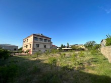 Bakı şəhəri Sabunçu rayonu Zabrat-1 qəsəbəsində 3 mərtəbəli, 10 otaqlı ev satılır, -4