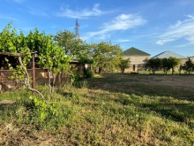 Bakı şəhəri Sabunçu rayonu Zabrat-1 qəsəbəsində 3 mərtəbəli, 10 otaqlı ev satılır, -7