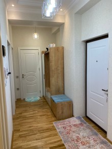 Qara Qarayev prospektində 16 mərtəbəli yeni tikili binada 3 otaqlı mənzil almaq, -7