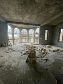 Bakı şəhəri Bilgəh qəsəbəsində 3 mərtəbəli natamam təmiri villa ev satılı, -8
