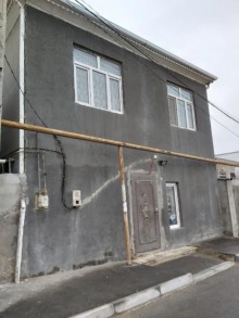 Xırdalan şəhərində H.Əliyev prospektinə yaxın ərazidə 2 mərtəbəli ev satılır, -1