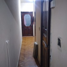 Bakı şəhəri 7-ci mikrorayonda  5 mərtəbəli binada 3 otaqlı mənzil satılır, -8