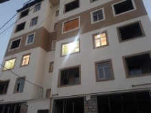 AAF parkin yaninda 2 otaqli ev almaq, -1